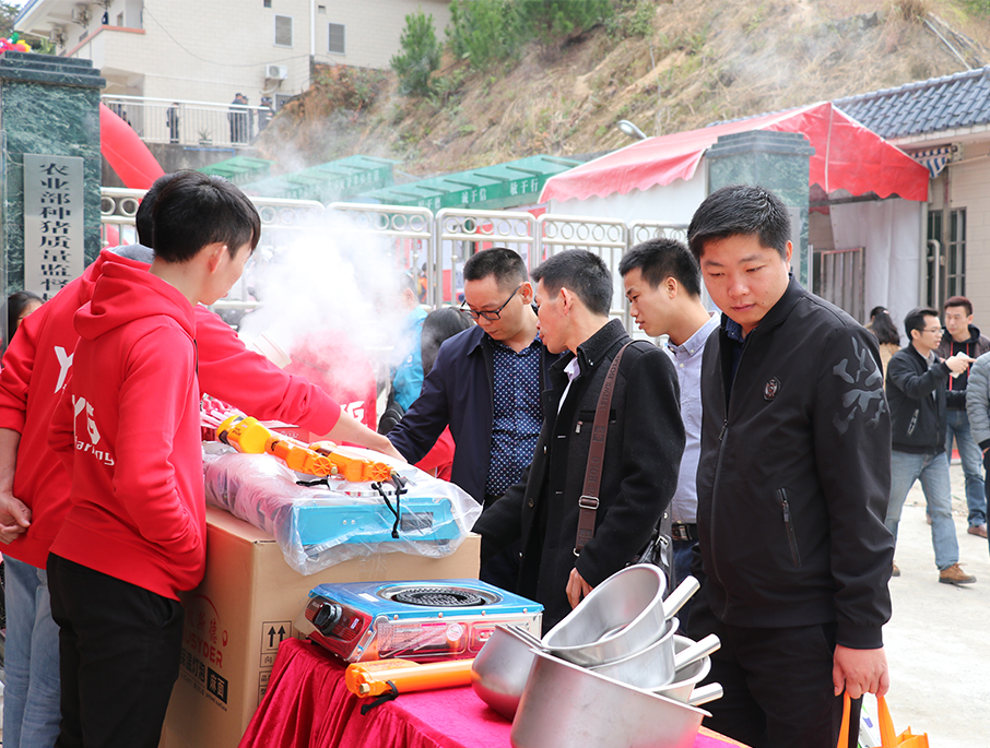 The following figure is the customer's booth at  Musyder Consulting Products